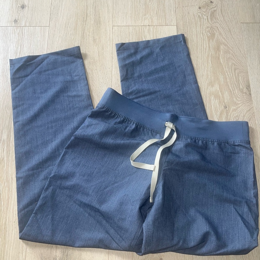 Figs with Elastic Waistband